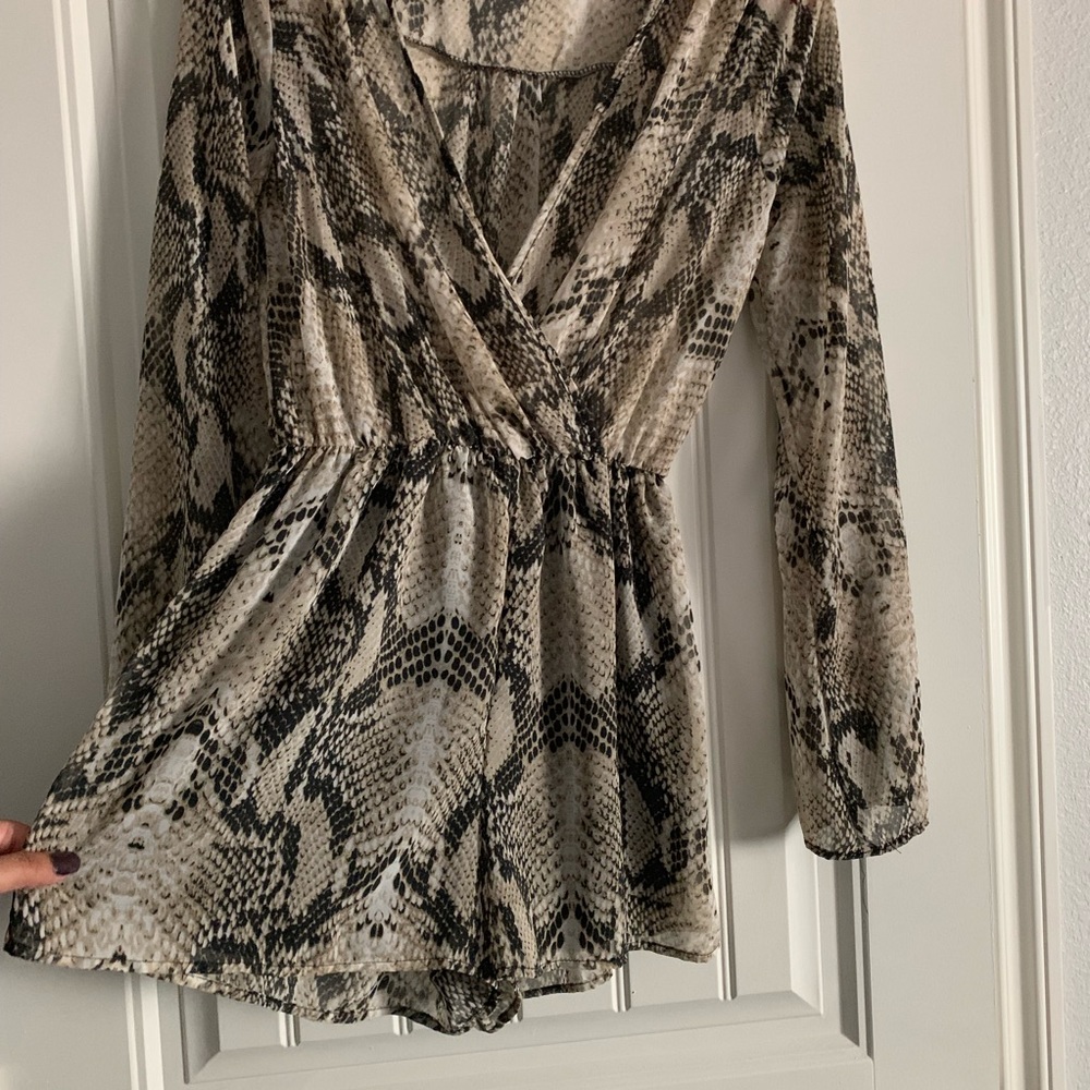 Windsor Snake print romper - Picture 4 of 5